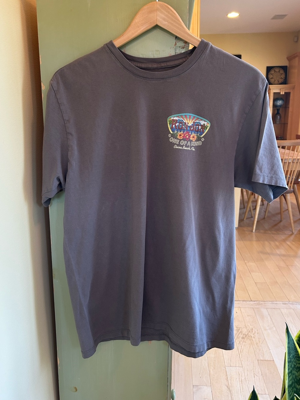 Ron Jon Surf Shop Men’s Cocoa Beach Graphic T-Shirt Gray Size Medium